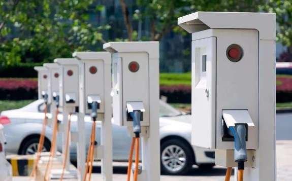 充電與換電 電動車能源補給的雙軌并進